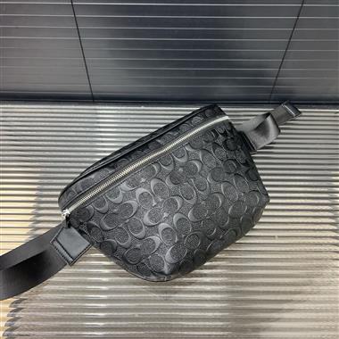 COACH   2025新款男生時尚包包  尺寸:18*30CM