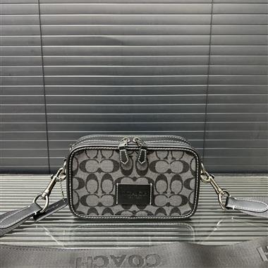 COACH   2025新款男生時尚包包  尺寸:12*20CM
