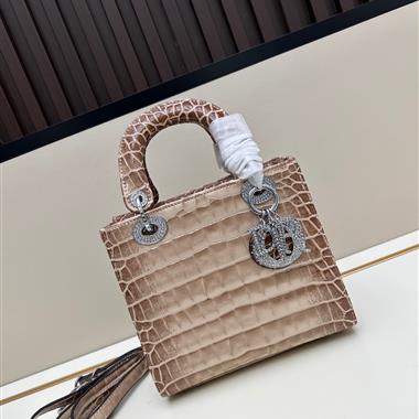 DIOR   2025新款l女生時尚包包  尺寸:20*18*9CM