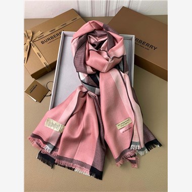 BURBERRY  2025秋冬新款時尚圍巾 尺寸：200-70