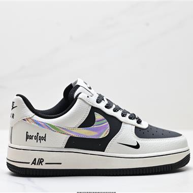 NIKE AIR FORCE 1‘07
