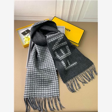 FENDI  2025秋冬新款時尚圍巾 尺寸:180-30