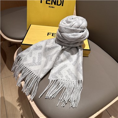 FENDI  2025秋冬新款時尚圍巾 尺寸:180-65