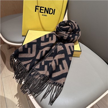 FENDI  2025秋冬新款時尚圍巾 尺寸:180-65