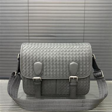 BOTTEGA VENETA  2025新款男生時尚包包 尺寸：26*33CM