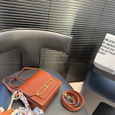 HERMES   2025新款女生時尚包包 尺寸:17.5*16CM