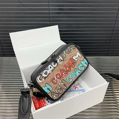 COACH   2025新款男生時尚包包 尺寸:12*20CM