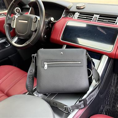 MONTBLANC   2025新款男生時尚包包 尺寸：26.5x2.3x3.5CM