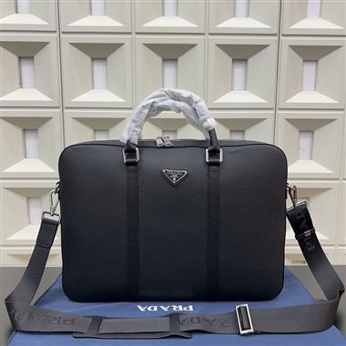 PRADA    2025新款男生時尚包包 尺寸：28*38CM