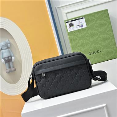 GUCCI   2025新款男生時尚包包 尺寸:23*14CM