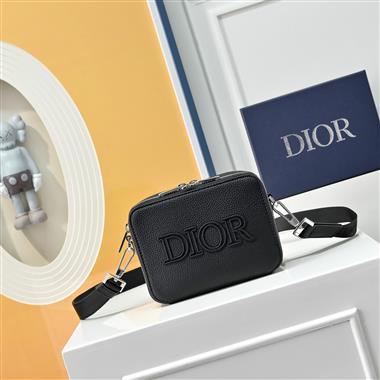 DIOR   2025新款男生時尚包包 尺寸:25x18x6CM