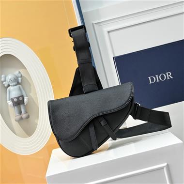 DIOR   2025新款男生時尚包包 尺寸:20 x 28.6 x 5CM