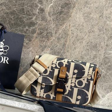 DIOR   2025新款男生時尚包包  尺寸:24 x 16.5 x 5.5CM