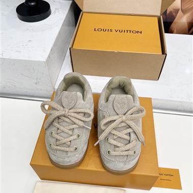 Louis Vuitton    2025新款女生休閒時尚鞋子