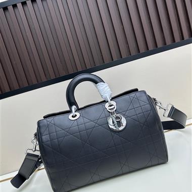 DIOR   2025新款女生時尚包包 尺寸:34*19*23CM