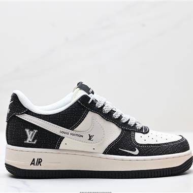 NIKE AIR FORCE 1‘07