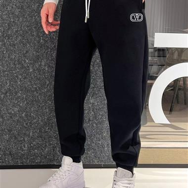 Valentino    2025秋冬新款休閒長褲  尺寸偏大