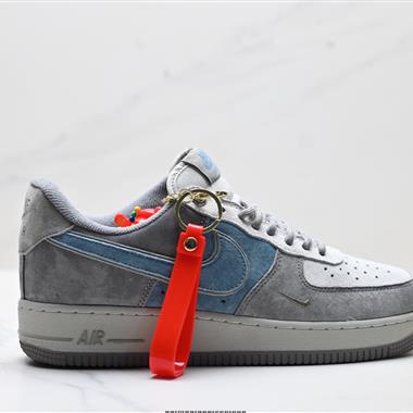 NIKE AIR FORCE 1‘07