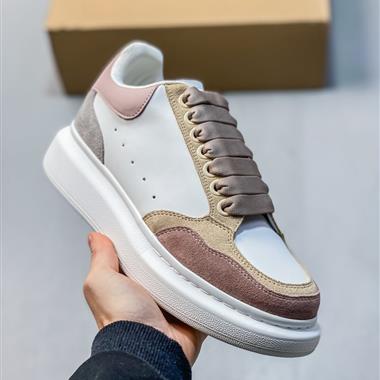 Alexander McQueen Oversized Exaggerated-Sole Suede Leather Sneakers 低幫時裝厚底休閒運動小白板鞋