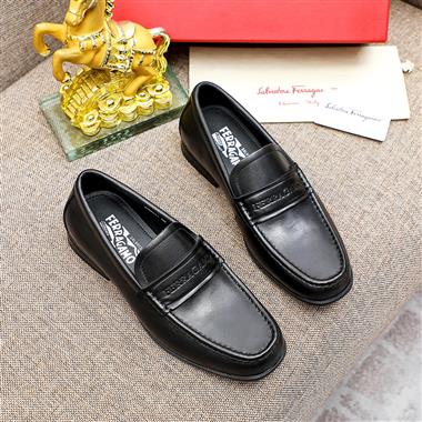 Ferragamo   2025新款男生休閒時尚鞋子