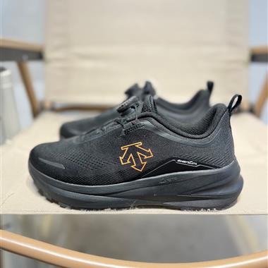 DESCENTE STREAN WIRE 時尚休閒運動覆蓋防水越野跑鞋