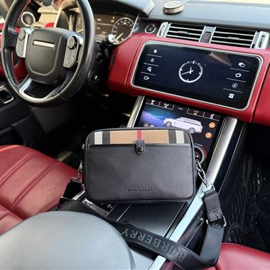 BURBERRY   2025新款男生時尚包包 尺寸：24x16x6CM