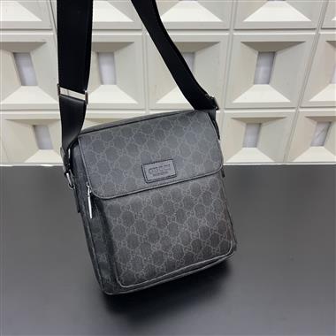 GUCCI   2025新款男生時尚包包 尺寸：24 x 21CM