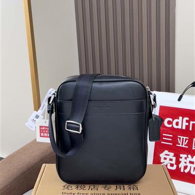 COACH  2025新款男生時尚包包 尺寸：22x 26x 7CM