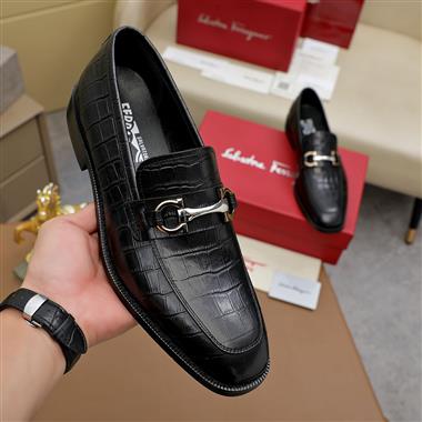 Ferragamo   2025新款男生休閒時尚鞋子