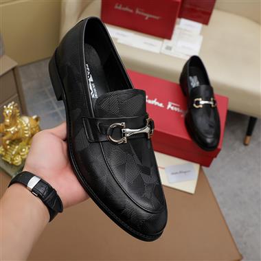 Ferragamo   2025新款男生休閒時尚鞋子