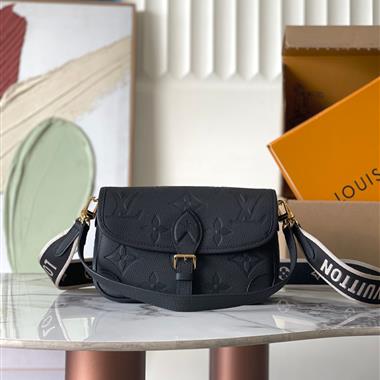 LOUIS VUITTON  2025新款女生時尚包包 尺寸：24*15*9CM