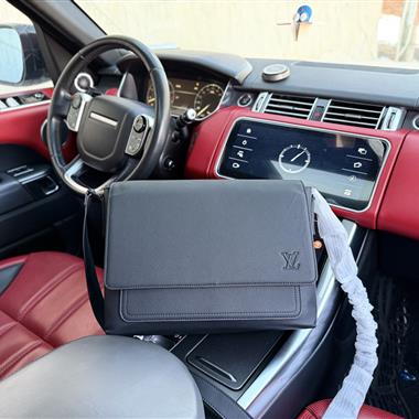 LOUIS VUITTON    2026新款男生時尚皮夾 尺寸：33x25x12CM