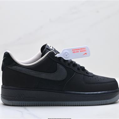 NIKE AIR FORCE 1‘07