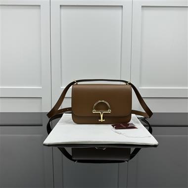 GUCCI  2026新款女生時尚皮夾 尺寸：22.5*14*8CM