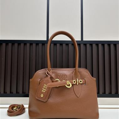 DIOR   2025新款女生時尚包包   尺寸：30*22*10CM