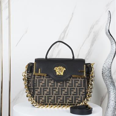 VERSACE   2025新款女生時尚包包   尺寸：25×15×22CM