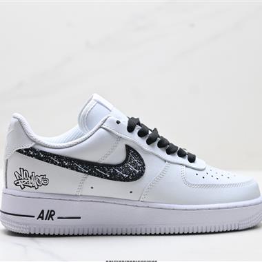 NIKE AIR FORCE 1‘07 