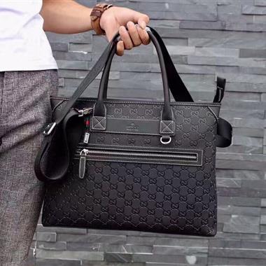 GUCCI   2026新款男生時尚包包 尺寸：39x30x7CM