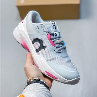 On 昂跑The Roger Pro Fire 休閒運動鞋