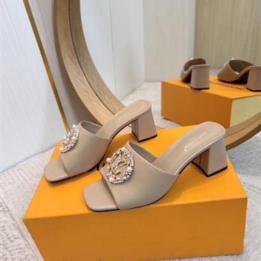 LOUIS VUITTON  2026新款女生休閒時尚鞋子