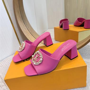 LOUIS VUITTON  2026新款女生休閒時尚鞋子