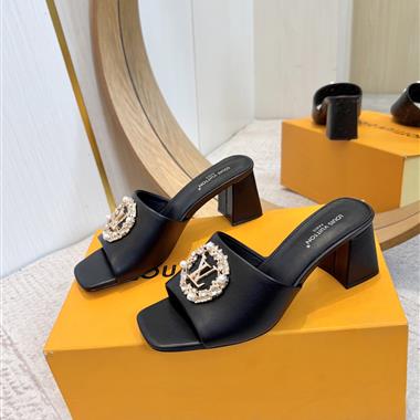 LOUIS VUITTON  2026新款女生休閒時尚鞋子