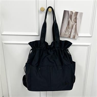 ALO   2026新款時尚休閒包   尺寸：47*15*45CM