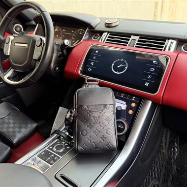 LOUIS VUITTON   2026新款男生時尚包包 尺寸：13x21x5CM