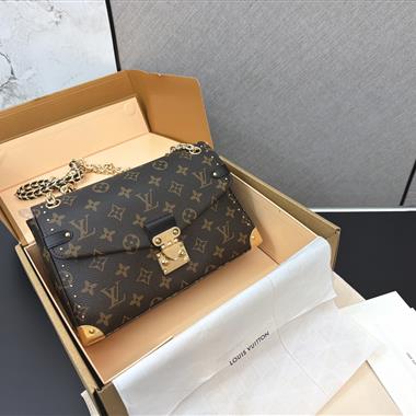 LOUIS VUITTON   2026新款男生時尚包包 尺寸：16*27CM