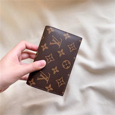 LOUIS VUITTON   2026新款時尚包包 尺寸：13.5*9.5*3.5CM