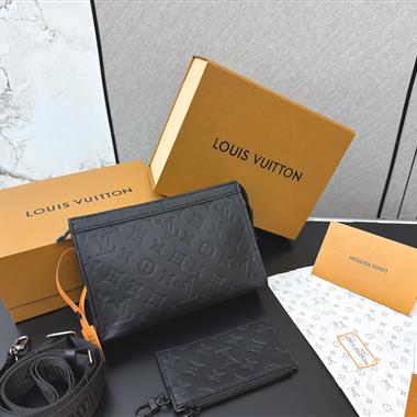 LOUIS VUITTON   2026新款男生時尚包包 尺寸：22*14CM