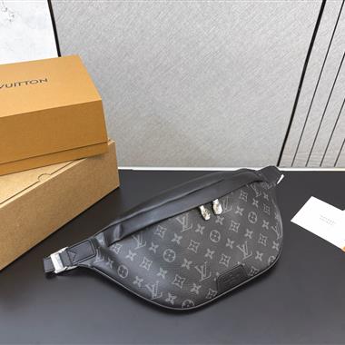 LOUIS VUITTON   2026新款男生時尚包包 尺寸：38 x 18CM