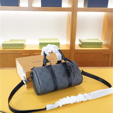 LOUIS VUITTON   2026新款男生時尚包包 尺寸：24x14x10CM