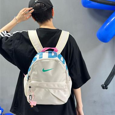NIKE   2026新款時尚休閒包  尺寸：31  *25* 12CM